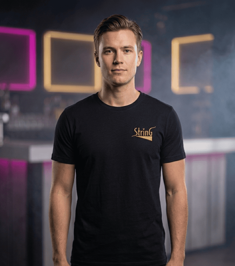 String Showbar Premium T-skjorte – Svart Unisex i 100% Airlume-bomull